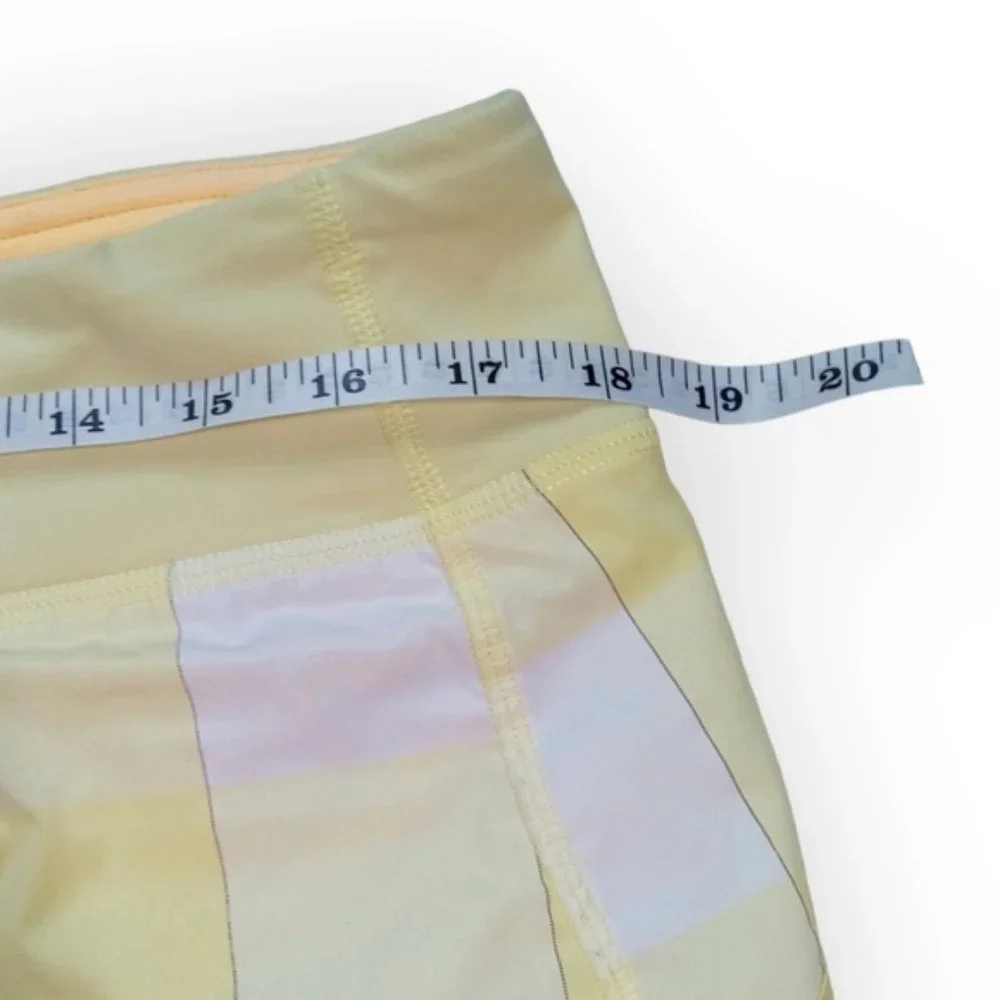 Lululemon women run shorts yellow gingham size 10 - Picture 9 of 9